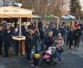 Bild: jr
Schon am Nachmittag strömten zahlreiche Besucher zum Benefizkonzert auf den Parkplatz vor dem Sportheim des ATS Mitterteich.