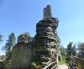 Bild: Thomas Schaller
Die Burgruine Weißenstein (864 m) reckt sich auf einem Granitblock, der in sogenannter Wollsackformation verwittert ist, in den Himmel über dem Steinwald.
