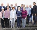 Bild: mfh
Zum Leitungsteam der KAB der KAB Rosenberg zählen (vorne, von links) Rita Engelhardt, Gisela Illner, Barbara Schmid, Gertraut Reichenberger, Monika König, (hinten, von links) Ludwig Hofmann, Siegfried Hofbauer, Peter Illner, Bürgermeister Michael Göth als Gast der Versammlung, Ambros König, Franz Regner, Martin Paulus, Diözesansekretär Markus Nickel und Pfarrer Saju Thomas.