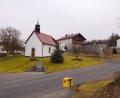 Bild: bkr
Den nordwestlichen Teil des Baugebiets Steinäcker in Witzlasreuth markiert eine Kapelle. Sie genießt Bestandschutz. Neu gebaut werden dürfte sie nicht mehr.