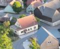 Bild: fjo
Das ehemalige Schulhaus und heutige Schützenhaus im Waidhauser Ortsteil Reichenau ist für eine umfassende Sanierung vorgesehen. Entsprechende Gelder stellt der Marktrat im neuen Haushalt bereit.