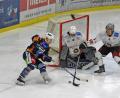 Archivbild: Gebert
Das erste Match am Freitag (Szene mit Dennis Palka, links, vor dem Erfurter Kasten) gewannen die Blue Devils mit 3:0. Am Sonntag gab es in Erfurt eine 3:5-Niederlage.
