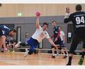 Bild: Büttner
Der HC Weiden besiegte den HC Tirschenreuth mit 37:26. Das Bild zeigt den Weidener Sebastian Löw, der fünf Tore erzielte, beim Wurf.