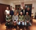 Bild: mc
Die Vilsecker Jagdgenossen wählen einen neuen Vorstand (hinten, von links): Georg Maulbeck, Siegfried Müller, Christian Stubenvoll, Markus Schießlbauer, Bürgermeister Hans-Martin Schertl und Josef Amman; sitzend (von links): Altvorsitzender Ägidius Weiß, der neue Vorsitzende Albert Friedrich, Alfons Gnan und der neue Jagdpächter Thomas Dorner.