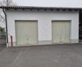 Bild: e
Entsprechen nicht mehr den Sicherheitsvorschriften. Die Schwingtore im Bereich der Gärtnergarage im städtischen Bauhof werden durch Sectionaltore ersetzt.