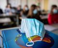 Bild: Matthias Balk
Trotz weiterhin stark steigender Coronazahlen müssen Bayerns Grund- und Förderschüler seit Montag am Platz im Klassenzimmer keine Schutzmasken mehr aufsetzen.