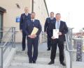 Bild: Polizeiinspektion Waldsassen/exb
Einen Wechsel gab es jetzt auf dem Posten des stellvertretenden Leiters der Polizeiinspektion Waldsassen. Von links Polizeivizepräsident Thomas Schöniger, Polizeihauptkommissar Wolfgang Achtert, Erster Polizeihauptkommissar Roland Heldwein, Kriminalhauptkommissar Georg Ziegler.