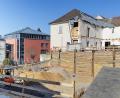 Bild: Hösamer
Das alte Krankenhaus zwischen Gerhardingerschule und Rathaus wird saniert. Die Baugrube für den Ersatzneubau ist bereits ausgeboben.