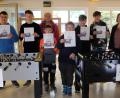 Bild: Mittelschule Mitterteich/exb
An der Mittelschule Mitterteich stieg wieder ein Kickerturnier. Im Bild (von links) das Siegerteam Pietro Avolio und Maximilian Stöckner, Lehrer Christian Reber, Dennis Reichl und Fabian König aus der 5. Klasse, Robin Schmid und Luca Kreuzer aus der Klasse 7M sowie Rektorin Gisela Kastner.