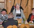 Bild: ak
Goldbachtaler-Vorsitzender Bernhard Stich sowie Christa und Wilhelm Binner (hinten von links) vom Weidener Trachtenverein „d’Altbairische“ informierten über das geplante Deutsche Trachtenfest im Juni in Bruck.