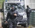 Symbolbild: Frank Rumpenhorst
Polizisten haben am Dienstag bundesweit Objekte durchsucht, unter anderem auch in der Stadt Weiden und dem Landkreis Neustadt/WN.