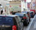 Bild: Wolfgang Steinbacher
Große Flächen der Amberger Altstadt werden von Automobilen "verbraucht". Unser Fotograf musste am Montag nicht lange suchen, um eine ganze Serie von Bildern von dieser Situation zu schießen. Aber sollen die Autos raus aus der Altstadt? Wir fragen unsere Leser.
