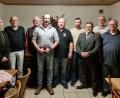 Bild: Lisa Zettl/exb
Kreisvorsitzender Manfred Zettl (von links) gratuliert dem Vorstandsteam. Im Bild Werner Trenz, Josef Regner, Jochen Lobenhofer, Michael Gerl, Severin Plößner, Hartmut Schütze, Alois Lehner, Dieter Gumann und Alexander Schatz.