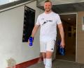 Bild: Rosner/exb
Die Zuschauer in Bayreuth staunten nicht schlecht, als der FC Tirschenreuth seinen Torwart-Oldie Huberth Rosner zum Auswärtsspiel in der Bezirksliga Oberfranken Ost aus dem Hut zauberte.