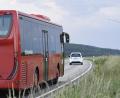 Archivbild: Petra Hartl
Ein RBO-Bus irgendwo in der Oberpfalz. Auch im Landkreis Neustadt gibt es Pläne, mehr Menschen zum Umstieg weg vom Auto zu bewegen. Ein eigenes Discount-Ticket scheidet nach Ansicht von Experten aber vorerst aus.