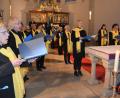 Bild: jr
Die Kirchenchorgemeinschaft mit Sängerinnen und Sängern aus Mitterteich, Konnersreuth und Leonberg. begeisterten mit ihrem Gesang.