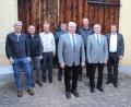 Bild: ffl
Die Krieger- und Soldatenkameradschaft Holzhammer/Neuersdorf wählt einen neuen Vorstand (von links): Werner Schlosser, Johann Braun, Josef Zeiler, Gerhard Forster, Bernhard Wagner, Hans Friedl, Vorsitzender Johann Pilarski und Bürgermeister Uwe Bergmann.