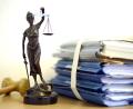 Symbolbild: Volker Hartmann/dpa
Der Richter am Landgericht Weiden legte ein höheres Strafmaß in Justitias Waage, als es der Staatsanwalt gefordert hatte. Dafür gab es noch einmal Bewährung für den Angeklagten.