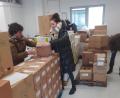 Archivbild: Lions-Club Tirschenreuth/exb
Unterstützer und Mitglieder des Lions-Clubs helfen beim Verpacken und Verladen der Medikamente.