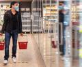 Bild: Robert Michael/dpa-Zentralbild/dpa
Auch in Bayern fällt die staatlich verordnete Maskenpflicht beim Einkaufen ab nächster Woche weg. Das Gesundheitsamt in Tirschenreuth appelliert an die Kunden, trotzdem weiter mit Maske einkaufen zu gehen.