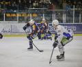 Bild: Werner Moller
Chad Bassen (links) und die Blue Devils Weiden feuerten Schüsse in Hülle und Fülle ab, allein den Weg ins Tor fand jedoch kein Puck.