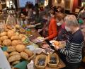 Bild: dob
An einer langen Frühstückstafel konnten die Landfrauen beherzt zugreifen und sich das gemeinsame Mahl schmecken lassen.