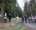 Bild: Susanne Forster
Den Haselstein-Radweg haben Wolfgang Kaiser (Ikom Stiftland), Namensgeber Maximilian Kraus, Lothar Müller (Bürgermeister von Plößberg), Michael Schedl (Zweiter Bürgermeister von Bärnau), Stephanie Wenisch (Tourismuszentrum Oberpfälzer Wald), Ingo Greim (Stellvertretender Forstbetriebsleiter Flossenbürg) und Jasmin Knott (Ikom Stiftland, von links) offiziell eröffnet.