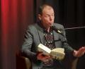 Bild: hka
Horst Eckert stellte im Capitol sein neues Buch "Das Jahr der Gier" vor.