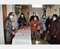 Bild: mmj
"Kartoffelsuppe to go" - Vor und nach dem Gottesdienst erfolgte am Sonntag die Ausgabe dieses Mittagessens in Pfarrkirche St. Wenzeslaus.