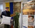 Bild: hmr
Hans Zölch, der kommissarisch die Leitung des Stiftlandmuseums übernommen hat, bereitete mit seinem Team und den Hatzenreuther Landfrauen eine sehenswerte Sonderausstellung mit zwei Themenbereichen vor.