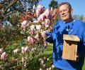 Archivbild: dob
So kannte man den Vogelfreund Horst Springer: Er war immer für die Natur im Einsatz.
