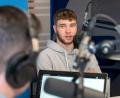 Bild: Alexander Unger
Ennio Albrecht im Podcast-Studio von Oberpfalz Medien