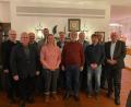 Bild: Günther Weinfurtner/exb
Neuwahlen und Ehrungen standen bei den Eigenheimern in Neukirchen an. (vorne, von links) Winfried Franz, Jaqueline Misch, Günther Weinfurtner, Michael Dietl, Landesvorstandsmitglied Hans-Jürgen Reitzenstein, (hinten, von links) Norbert Eitner, Werner Linhart, Bürgermeister Peter Achatzi, Wolfgang Rattai, Dietmar Beyer und Walter Pilhofer.