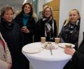 Bild: le
Insgesamt 4000 Euro spendete der Katholische Seniorenkreis für die Ukrainehilfe. Das Arbeitsteam des Seniorenkreises mit Anita Gailitzdörfer, Christine Riebl, Karin Rast, Marlene Noetzel und Brigitte Beer (von links). Zweite von rechts: Lesya Singer.