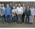 Bild: jr
Nahezu komplett vertreten war die Familie zum 80. Geburtstag von Horst Effenberger in Groschlattengrün. Im Bild (von links) Bürgermeister Stephan Schübel, die Enkel Stefan und Markus, Ehefrau Olga, Schwiegersohn Michael, Jubilar Horst Effenberger sowie Sohn Harald und die Töchter Doris und Ute.