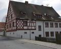 Bild: jr
Was mit dem denkmalgeschützten Gebäude, wo momentan der Kindergarten von Bad Neualbenreuth untergebracht ist, künftig passiert, steht noch nicht fest.