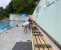 Archivbild: lei
So wie im vergangenen Jahr hoffen die Wasserwacht und der Förderverein des Freibads Hirschbach wieder auf Freiwillige, um alles für die Eröffnung herzurichten.