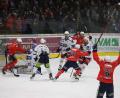 Bild: Florian Petrow
Die Hannover Indians jubeln nach dem 2:0 im zweiten Play-off-Match gegen die Blue Devils Weiden. Am Ende gewann Hannover mit 5:3. Die Blue Devils liegen damit in der "Best-of-5"-Serie mit 0:2 hinten.