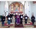 Bild: Peter Schwarzmeier/exb
Gabi Mark, stellvertretende Sprecherin (von links), Karin Krenkel, Maria Witt, Margot Schneider, Mesnerin, Pater James, Rudolf Schneider, Edeltraud Moller, Elfriede Schwarzmeier, Sprecherin.