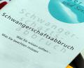 Symbolbild: Jens Büttner
Die Gesellschaft schweigt, wenn es um das Thema Schwangerschaftsabbrüche geht.
