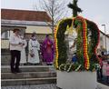 Bild: Konrad Kiener/exb 
Die Segnung der Osterkrone erfolgte durch Pater Georg