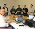Bild: Hirsch
Brot- und Semmelprüfer Manfred Stiefel (sitzend) bewertete die Produkte der Bäckermeister Christian Glaab, Kurt Scherl junior und senior, Helmut Kosler, Marcel Morawe, Stefanie Rester-Schmid und Sebastian Scheitinger (von links).