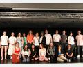 Bild: Stiftland-Gymnasium/exb
Die Theatergruppe mit ihrer Spielleiterin Ina Schmelzer.