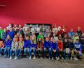 Bild: CHL
52 Sportler wurden am Ende der Skilanglaufsaison noch einmal für die Gesamtwertung geehrt. Die Übergabe der Preise und Urkunden erfolte durch die Vertreter des Oberpfälzer Skiverbandes Anton Bauernfeind (1.v. links) und Christian Buschek (3.v.links) sowie dem Geschäftsführer von Meister Nordic Sport Bernd Arnold (nicht im Bild)