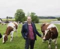 Bild: Steinwald-Allianz
Matthias Zahn aus Eiglasdorf (Gemeinde Reuth bei Erbendorf) ist einer von sechs Landwirten, die ihre Hoftore für die Besucher öffnen.