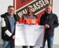 Bild: kro
Bei der Scheckübergabe, von links ASV-Vorsitzender Günter Heß, Wolfgang Rosner vom BRK-Kreisverband und Dritter ASV-Vorsitzender Bernhard Härtl.
