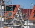 Bild: Boris Roessler / dpa
Die Preise auf dem Wohnungsmarkt steigen, egal, ob es sich um Mietpreise oder Preise für Eigentumswohnungen oder Bauland handelt.