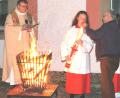 Bild: do
Die Feier der Auferstehung Jesu begann mit der Segnung des Osterfeuers und dem Entzünden der Osterkerze. Sie symbolisiert den Übergang vom Dunkel zum Licht