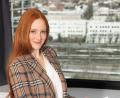 Bild: @Angermaier
Barbara Meier mit den ersten Dirndl-Entwürfen.