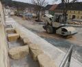 Bild: rn
Der Gehweg an der Nordseite des Marktplatzes ist nahezu fertiggestellt.